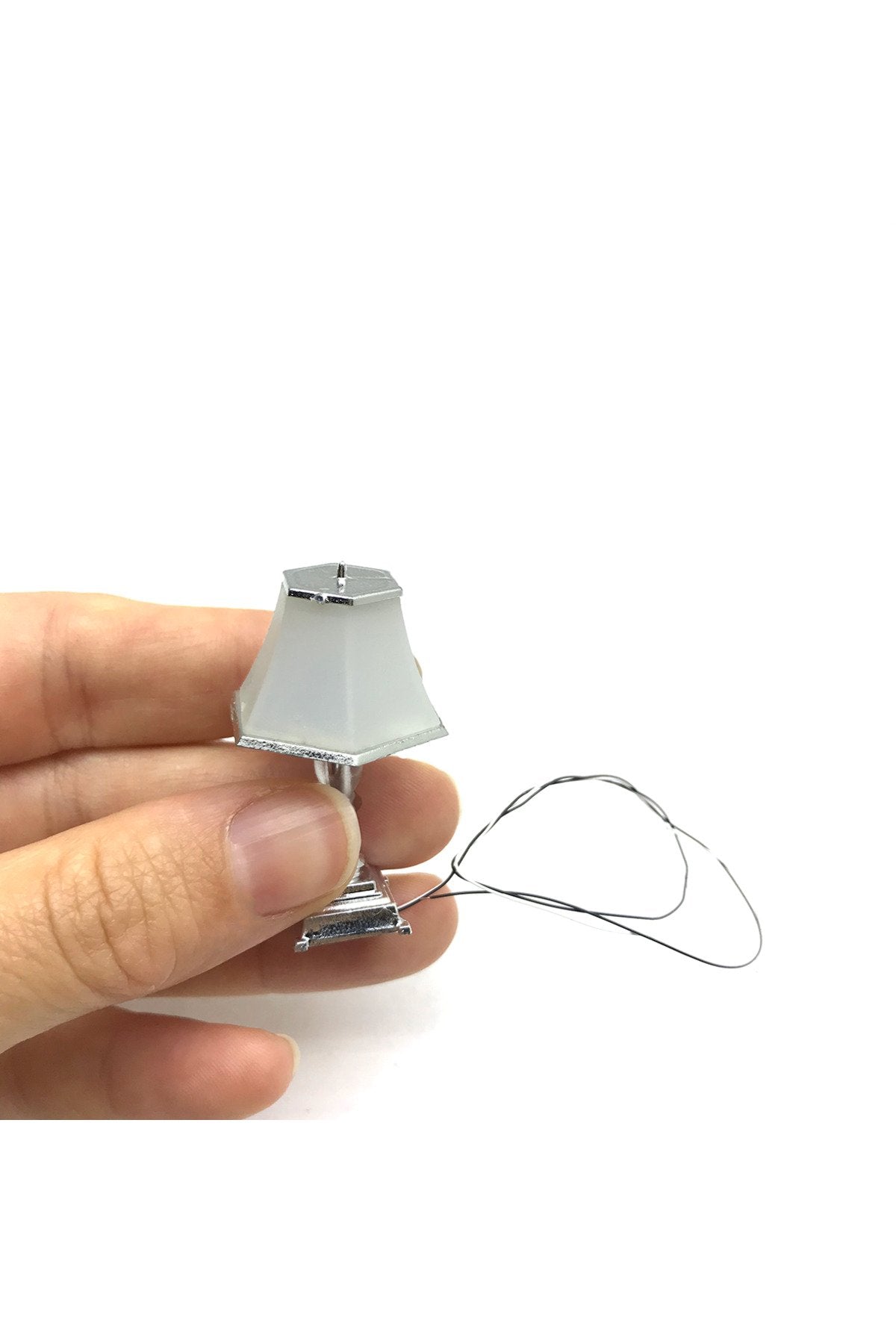 Maket ışıklı Abajur Lamba 1:20 Ölçek 4 cm 9v pil ve pil yatağı set gümüş renk