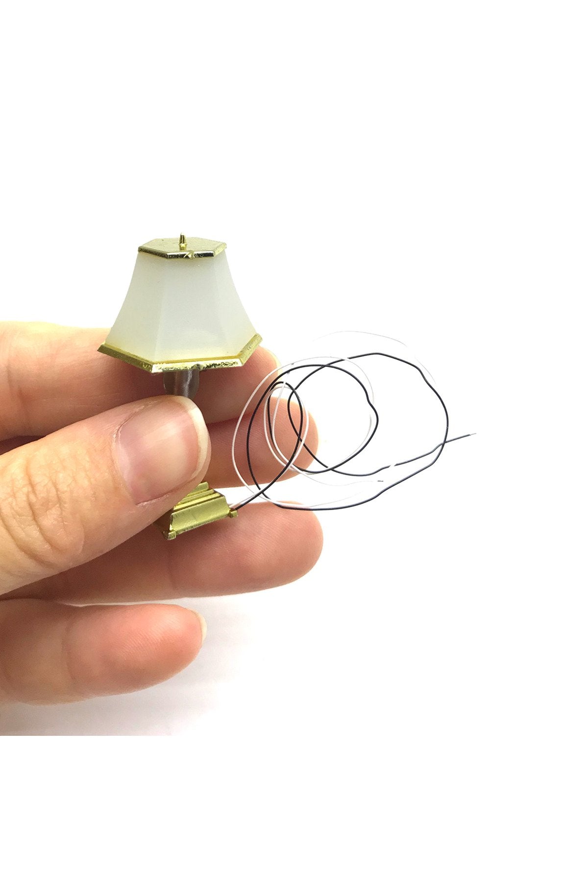 Maket ışıklı Abajur Lamba 1:20 Ölçek 4 cm 9v pil ve pil yatağı set altın renk