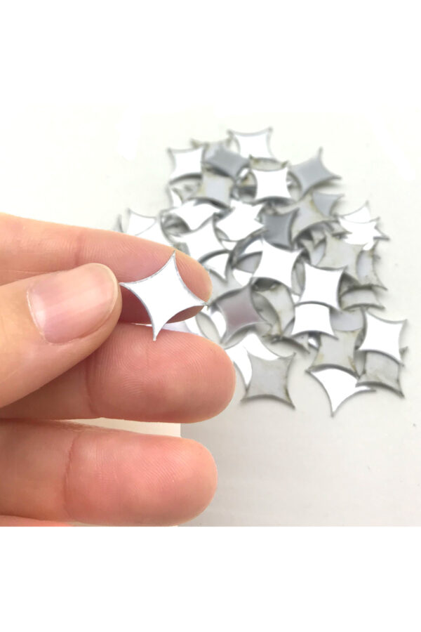 1,5cm yıldız gümüs Renk pleksi yapışkanlı Mozaik Ayna 100 Adet 1,5cm yıldız gümüs Renk pleksi yapışkanlı Mozaik Ayna 100 Adet
