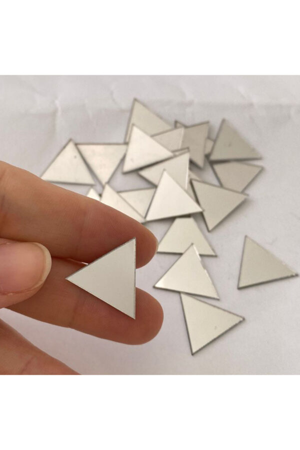 2cm Üçgen Gümüş Renk Mozaik Ayna 100 Adet 2cm Üçgen Gümüş Renk Mozaik Ayna 100 Adet