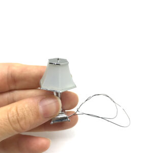 Maket ışıklı Abajur Lamba 1:20 Ölçek 4 cm 9v pil ve pil yatağı set gümüş renk